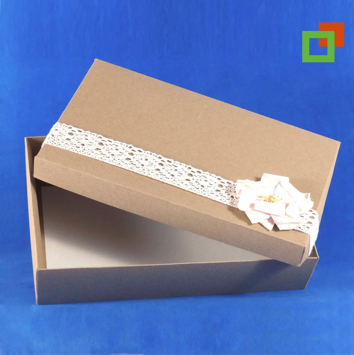 Caja de cartón para regalo con base y tapa